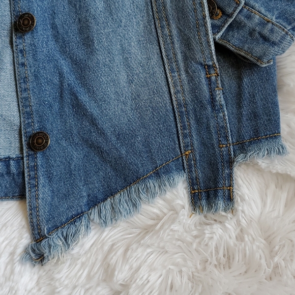 Sadie and sage denim peace sign trucker jacket - Picture 9 of 14